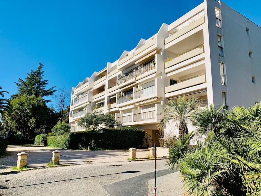 Апартаменты Le Port Tamaris Ла-Сейн-сюр-Мер Экстерьер фото